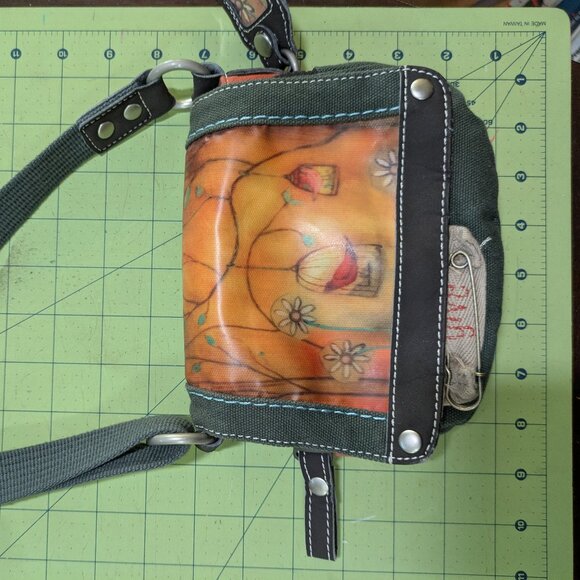 Sherpani Petal purse - Picture 1 of 5